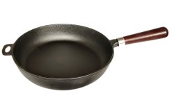 stekpanna-gjutjärn-28cm-trähandtag